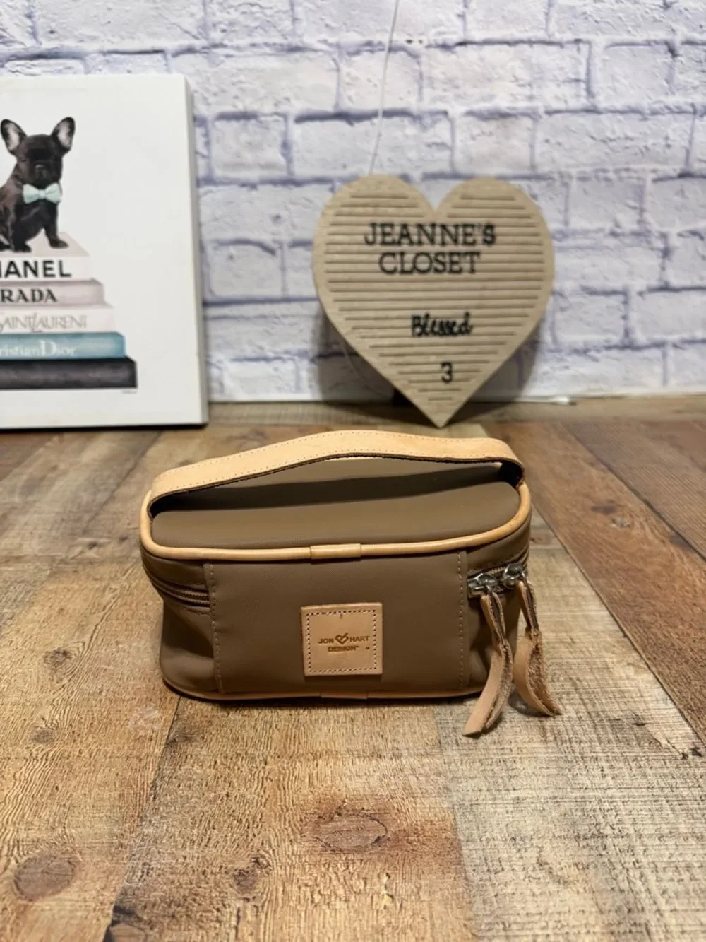 Jon Hart Makeup Case Susanne